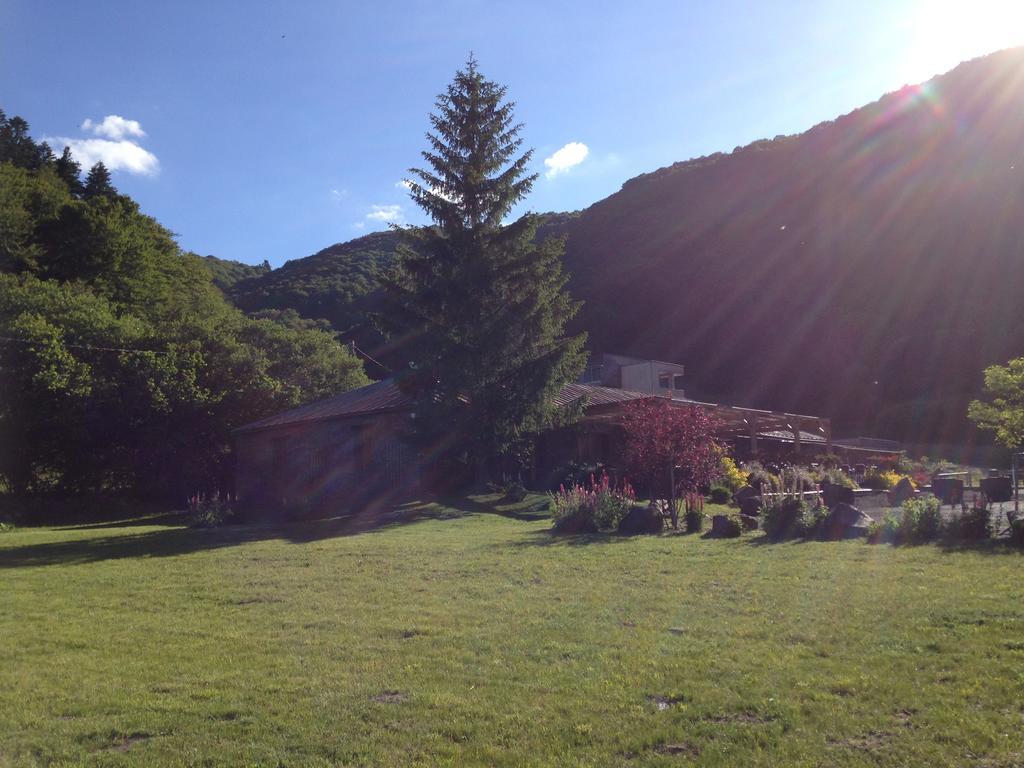 Aux 500 Diables Eco Lodge - Hotel Chambon-sur-Lac Exterior photo