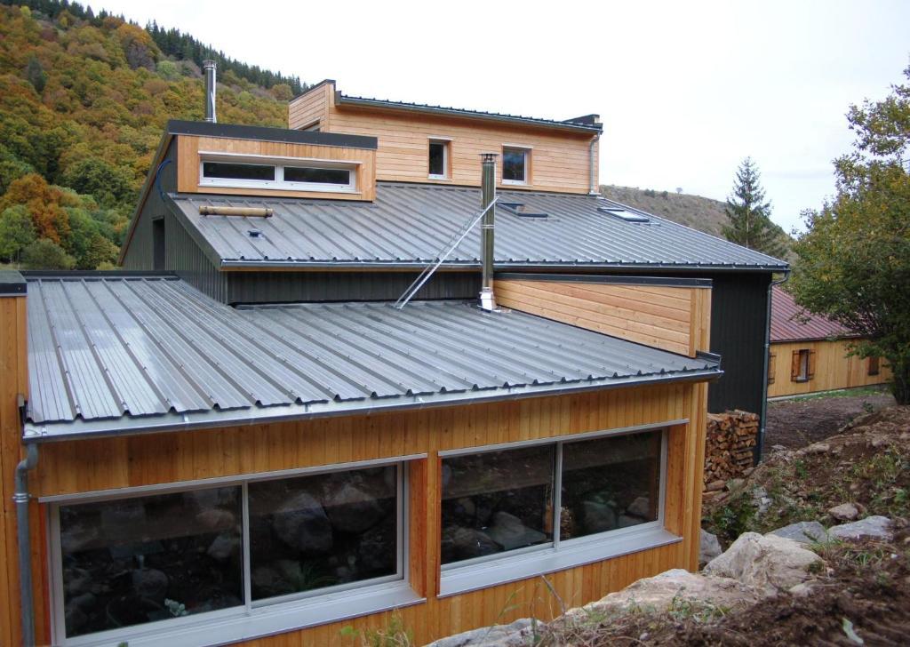 Aux 500 Diables Eco Lodge - Hotel Chambon-sur-Lac Exterior photo